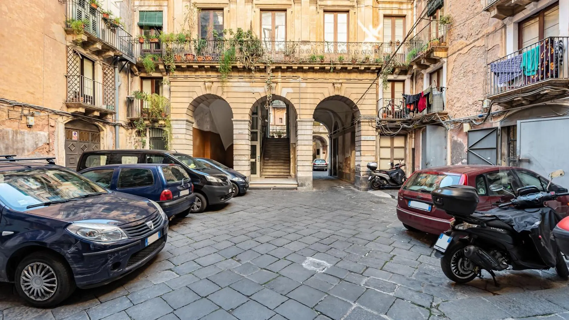 Apartment I Colori Di Lalla - 300 M Far From Castello Ursino Catania